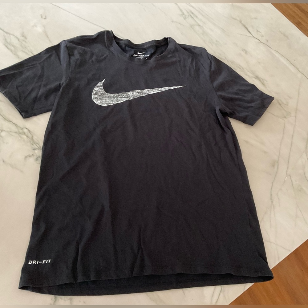 Nike Tee Men’s /unisex Dri fit t shirt Sz L